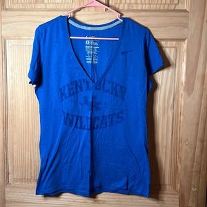 *LAST CHANCE! Donating 4/7* UK Basketball Graphic Tee